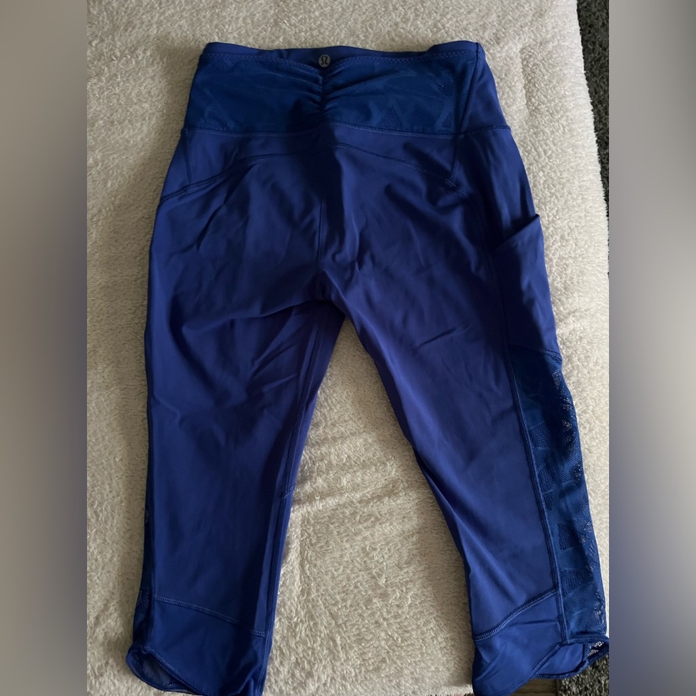 Lululemon size 6 cropped leggings